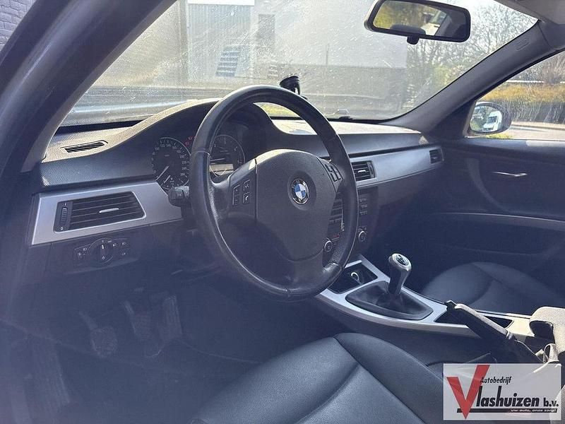 Gebraucht BMW 318 122 PS (89 kW) 2007 Grau Limousine