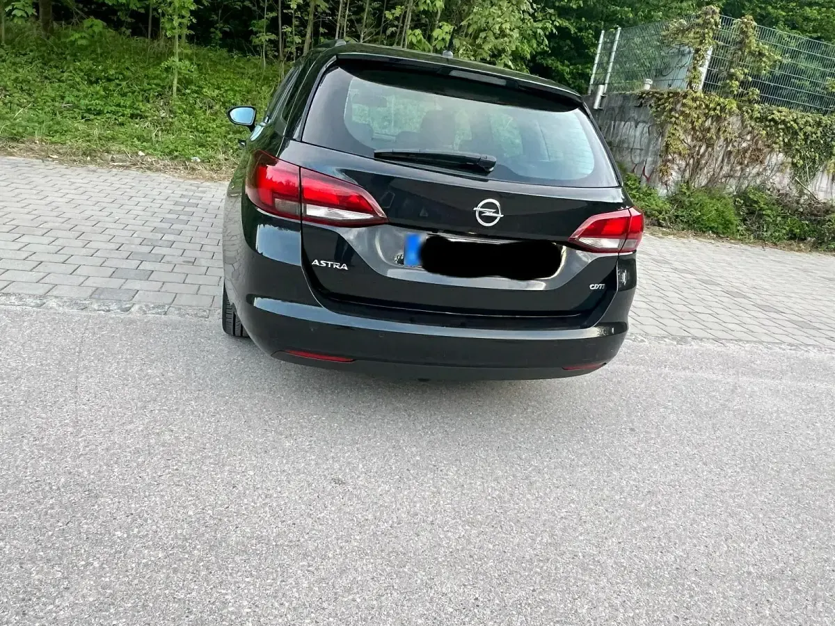 Gebraucht Opel Astra 95 PS (69 kW) 2016 Schwarz Kombi