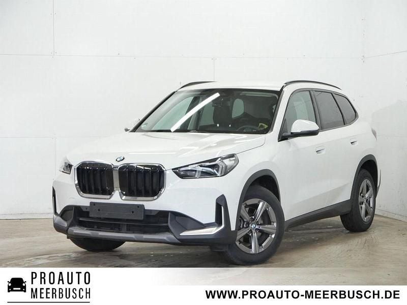 Alpinweiss iii Gebraucht 2024 BMW X1 Performance SUV | 36.900 € (Guter Preis) - Bild 1/4