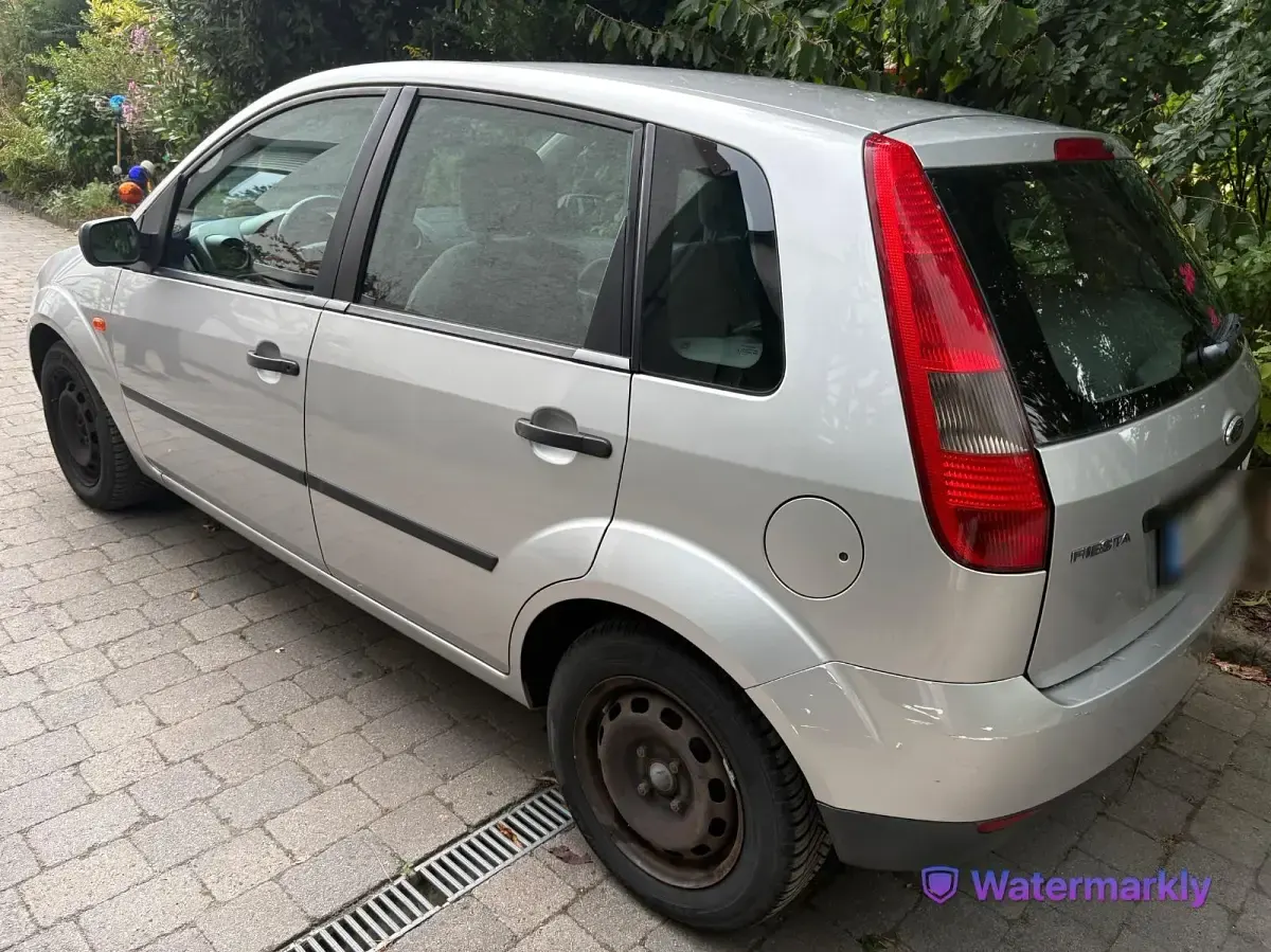 Gebraucht Ford Fiesta 69 PS (50 kW) 2002 Silber Kleinwagen