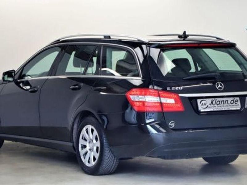 Gebraucht Mercedes E220 170 PS (125 kW) 2012 Schwarz  unilack Kombi