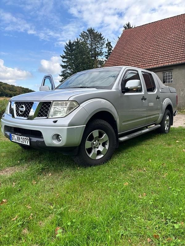 Silber Gebraucht 2009 Nissan Navara Abholung | 10.500 € - Bild 1/4