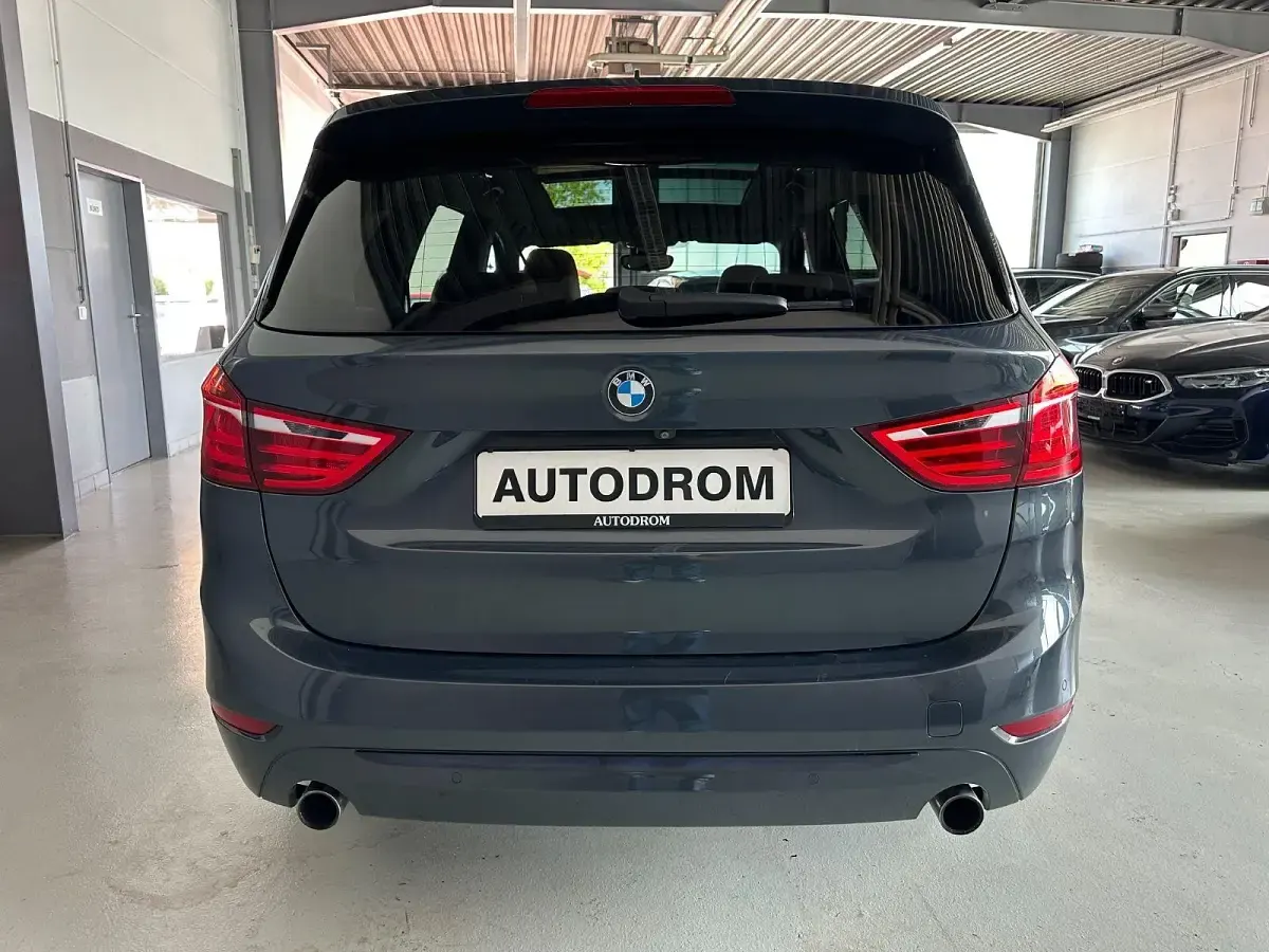 Gebraucht BMW 220 Gran Tourer Sport Line 190 PS (139 kW) 2016 Grau Van / Kleinbus
