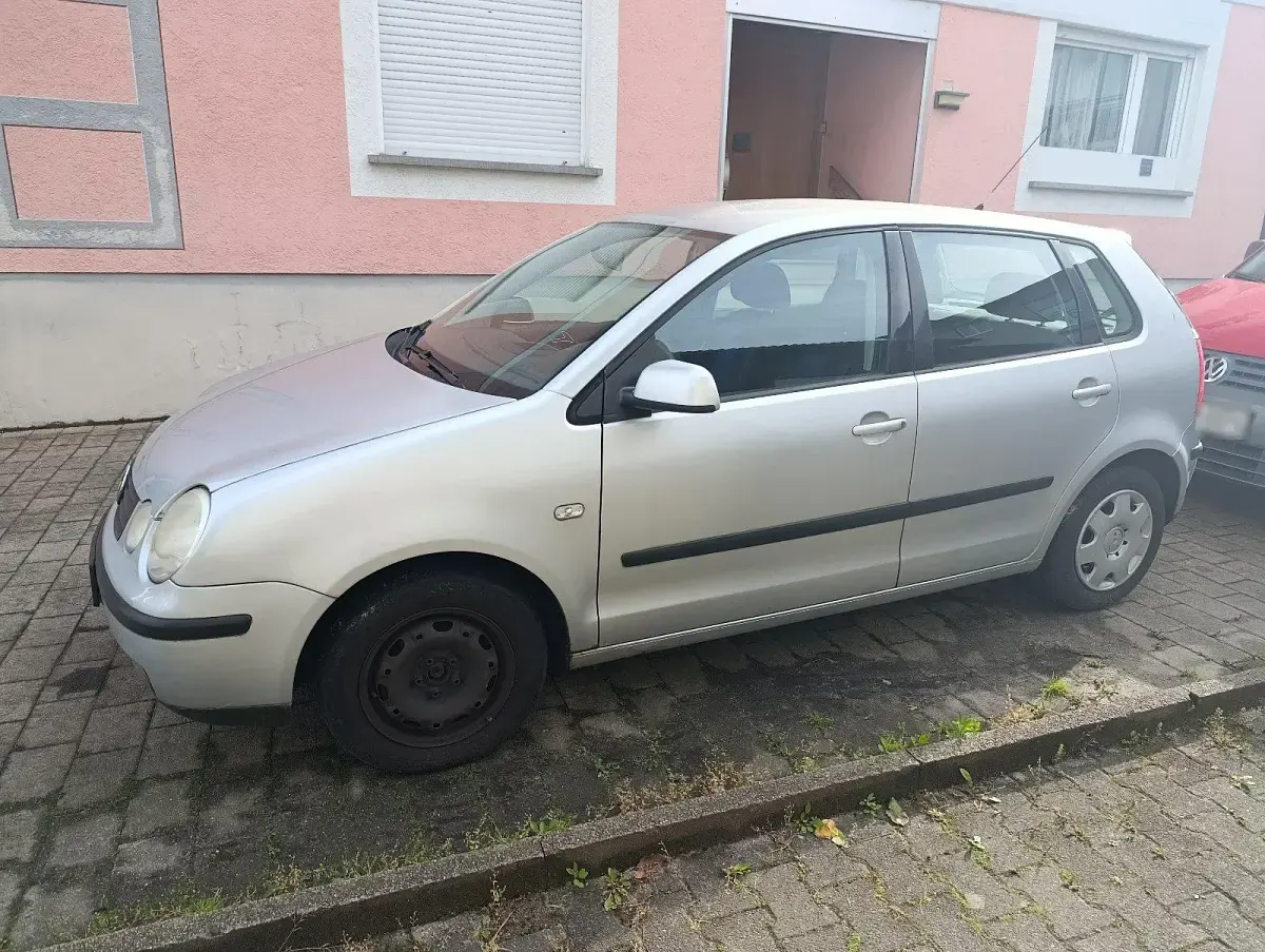 Gebraucht VW Polo 47 PS (34 kW) 2002 Silber Kleinwagen