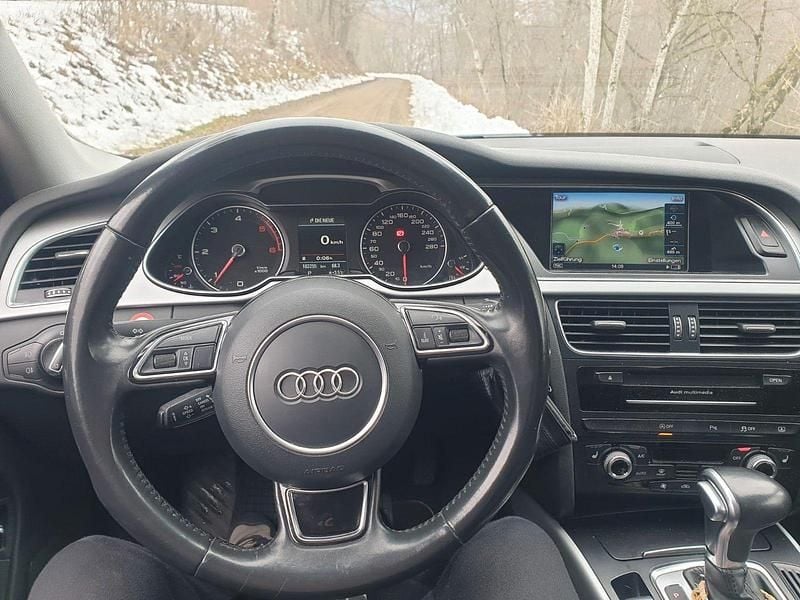Gebraucht Audi A4 Sport 150 PS (110 kW) 2015 Grau Limousine