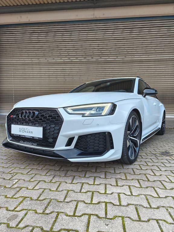 Weiß Gebraucht 2018 Audi RS4 Ambiente Kombi | 43.900 € (Etwas zu teuer) - Bild 1/4