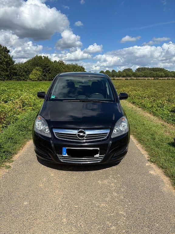 Schwarz Gebraucht 2011 Opel Zafira Family Van / Kleinbus | 3.999 € (Fairer Preis) - Bild 1/4