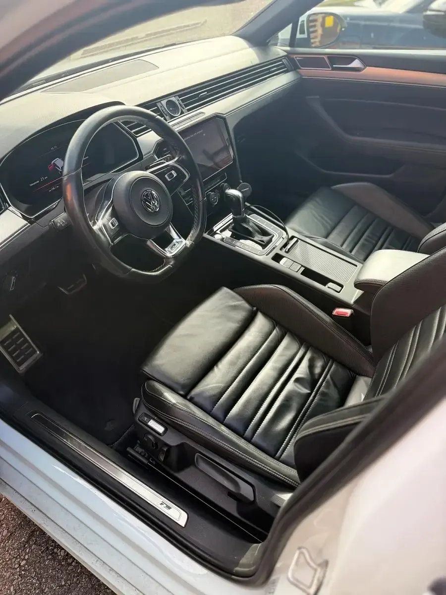 Gebraucht VW Passat R-line 239 PS (175 kW) 2017 Weiß Kombi