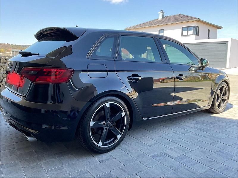 Schwarz Gebraucht 2015 Audi A3 Sportback S-Line Kleinwagen | 13.200 € (Fairer Preis) - Bild 1/4