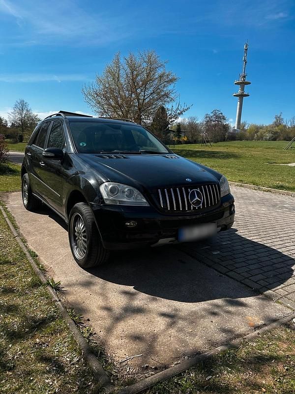 Gebraucht Mercedes ML320 224 PS (164 kW) 2006 Schwarz SUV