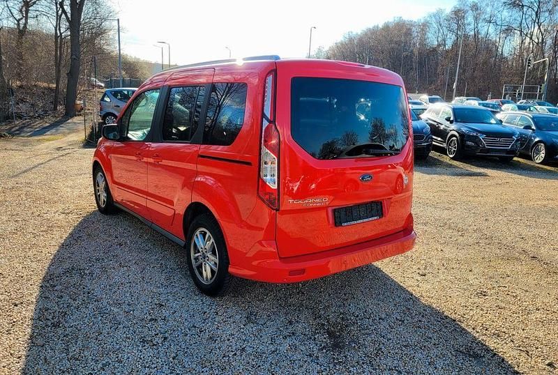 Gebraucht Ford Tourneo Connect Titanium 120 PS (88 kW) 2020 Rot Van / Kleinbus