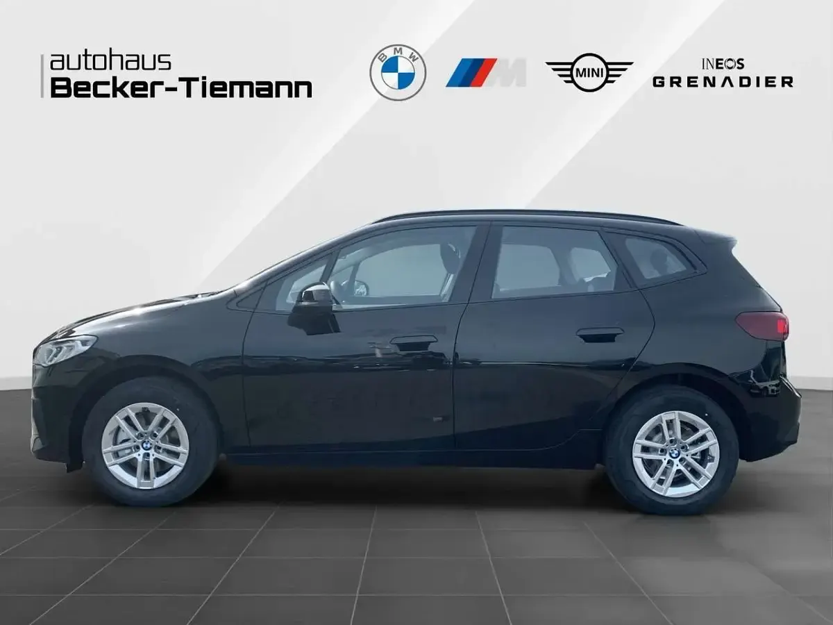 Neu BMW 216 Active Tourer Exclusive 122 PS (89 kW) 2026 Schwarz uni Van / Kleinbus