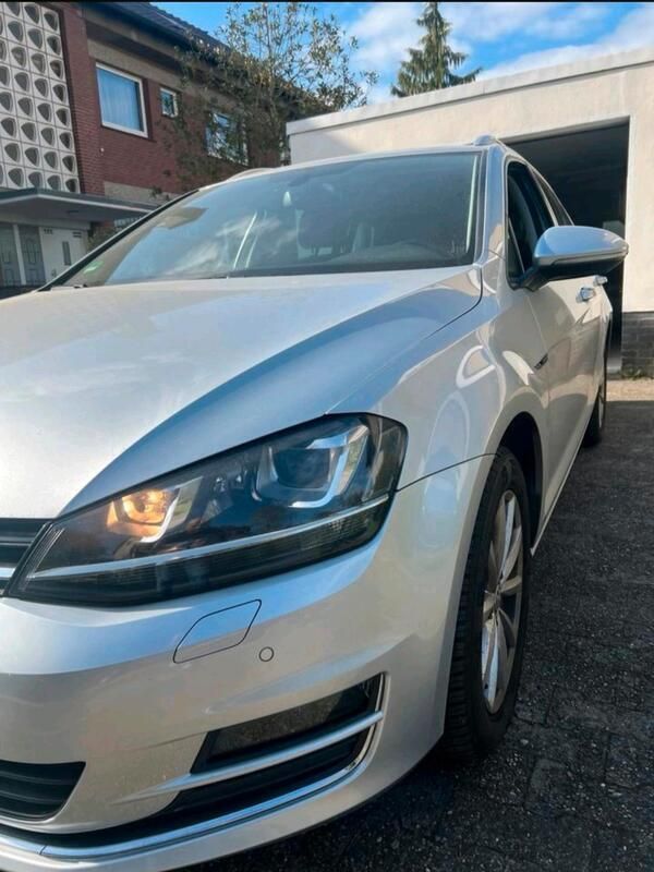Silber Gebraucht 2016 VW Golf VII LOUNGE Kombi | 10.900 € (Superpreis) - Bild 1/4