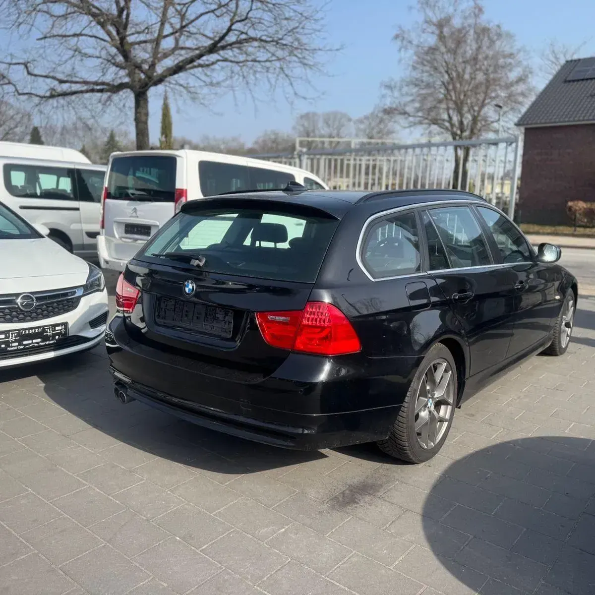 Gebraucht BMW 325 204 PS (150 kW) 2011 Schwarz Kombi