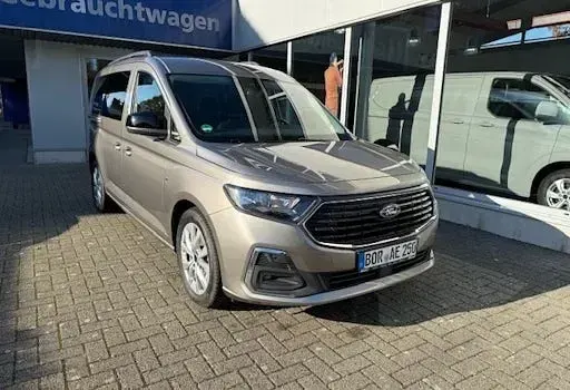 Gebraucht Ford Grand Tourneo Connect Titanium 122 PS (89 kW) 2025 Silber Van / Kleinbus