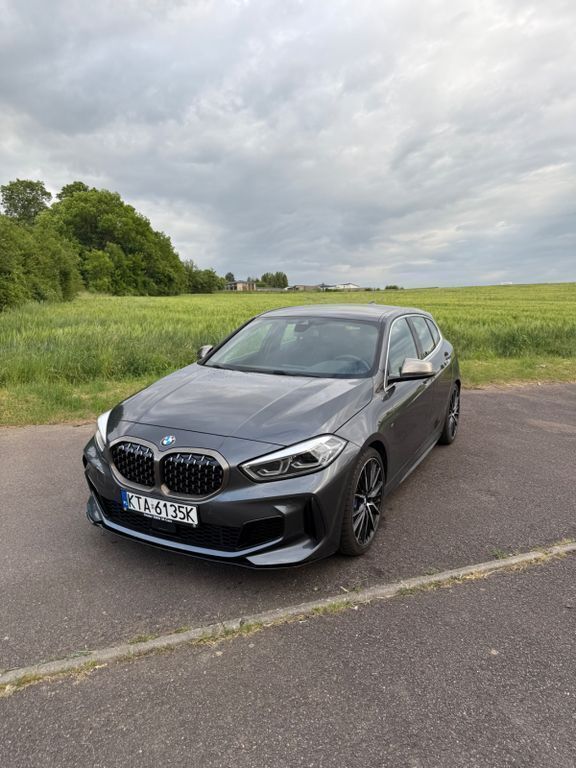 Grau Gebraucht 2020 BMW M135 Sport Line Kleinwagen | 29.000 € (Superpreis) - Bild 1/4