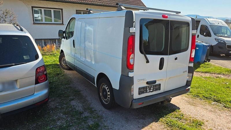 Gebraucht Opel Vivaro 114 PS (83 kW) 2007 Weiß Van / Kleinbus