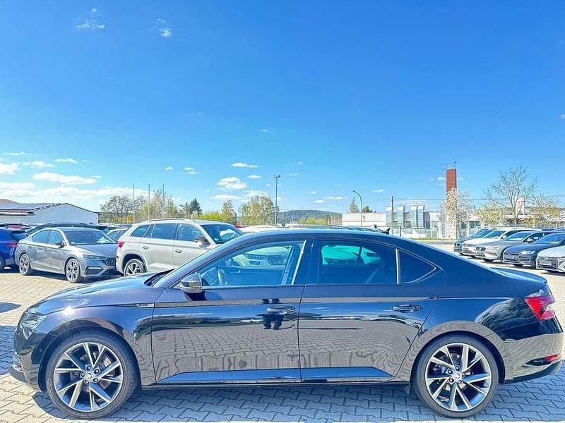 Gebraucht Skoda Superb SportLine 150 PS (110 kW) 2022 Schwarz Limousine
