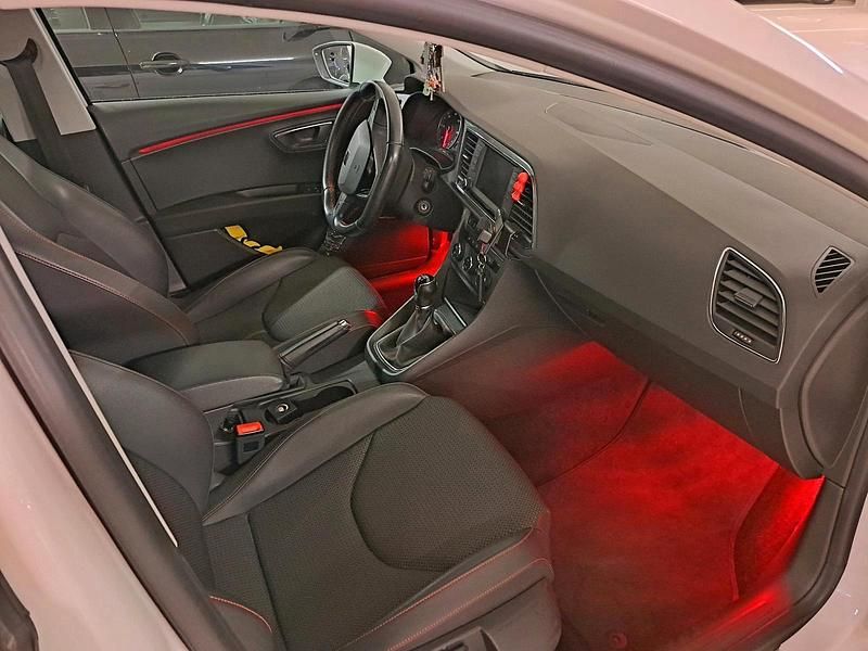 Weiß Gebraucht 2016 Seat Leon Kleinwagen | 10.499 € (Fairer Preis) - Bild 1/4