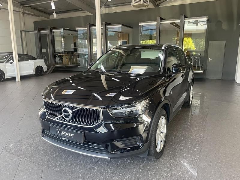 Metallic Gebraucht 2021 Volvo XC40 Momentum SUV | 27.820 € (Fairer Preis) - Bild 1/4