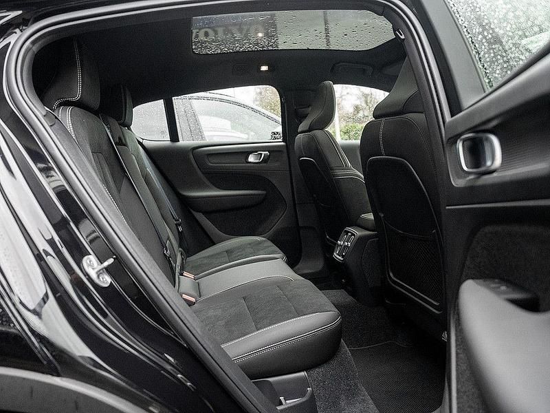 Gebraucht Volvo C40 Ultimate 300 kW (408 PS) 2025 Onyx schwarz SUV