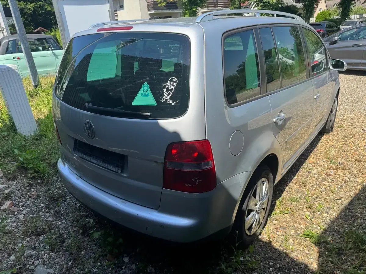 Gebraucht VW Touran 105 PS (77 kW) 2004 Silber Van / Kleinbus