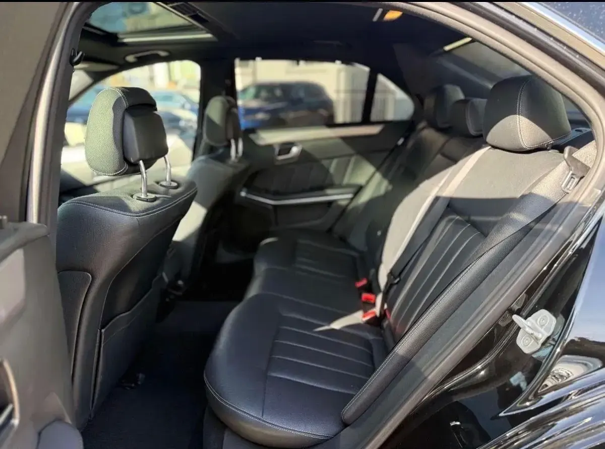 Używany Mercedes E250 Avantgarde 204 KM (150 kW) 2014 Czarny Sedan/Limuzyna