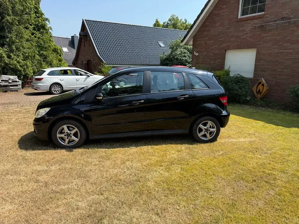Gebraucht Mercedes B170 116 PS (85 kW) 2008 Schwarz Van / Kleinbus