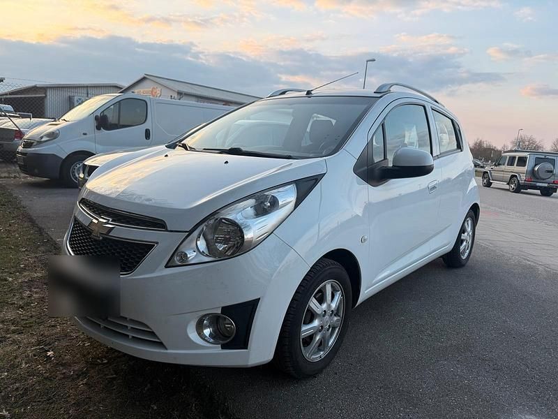Gebraucht Chevrolet Spark 82 PS (60 kW) 2012 Weiß Kleinwagen