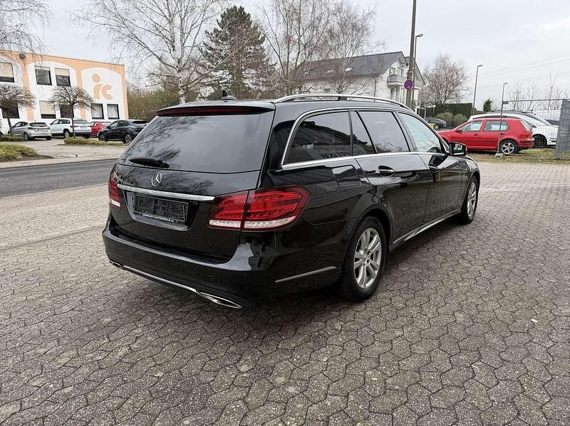 Gebraucht Mercedes E220 170 PS (125 kW) 2016 Schwarz Kombi