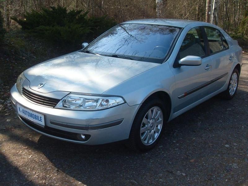 Gebraucht Renault Laguna II Dynamique 120 PS (88 kW) 2002 Silber Limousine