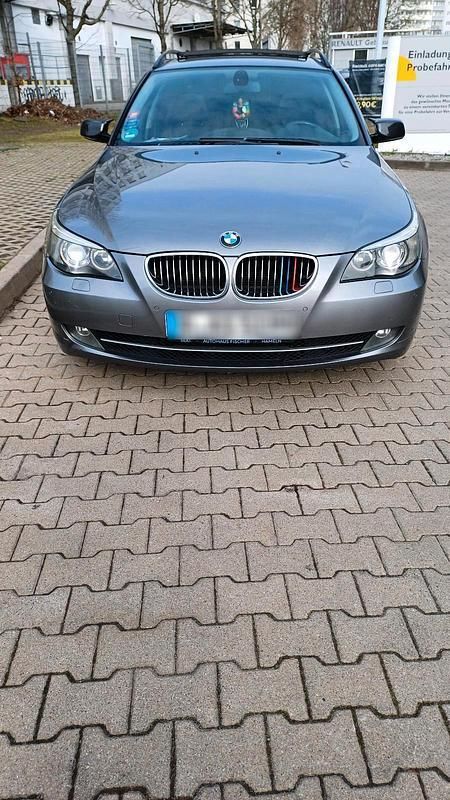 Grau Gebraucht 2004 BMW 530 Kombi | 5.000 € (Fairer Preis) - Bild 1/4