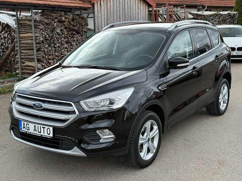 Gebraucht Ford Kuga 150 PS (110 kW) 2018 Schwarz SUV