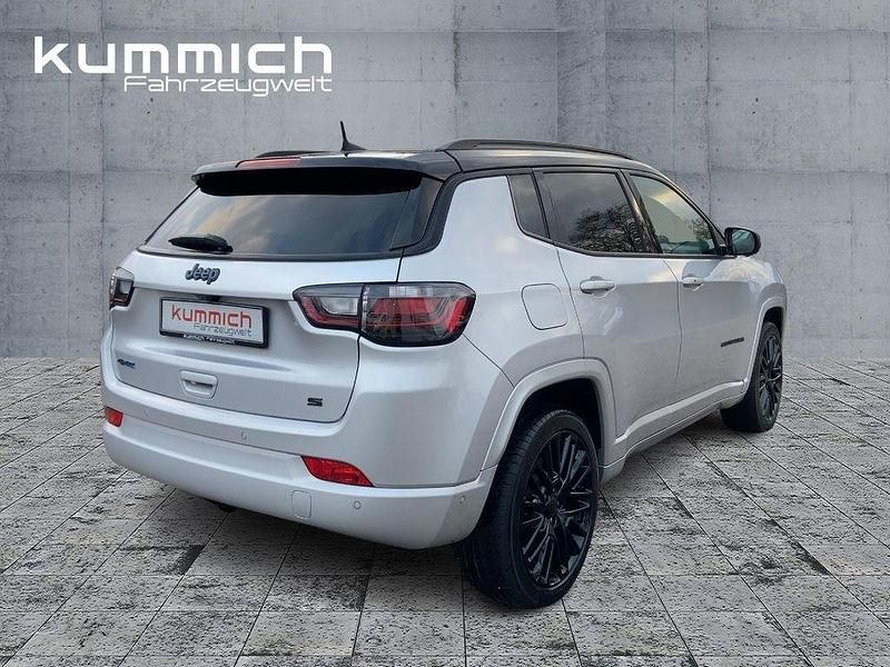 Second-hand Jeep Compass 179 CP (131 kW) 2022 Negru SUV