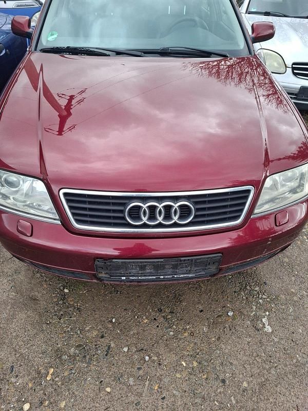 Gebraucht Audi A6 165 PS (121 kW) 2000 Rot Kombi