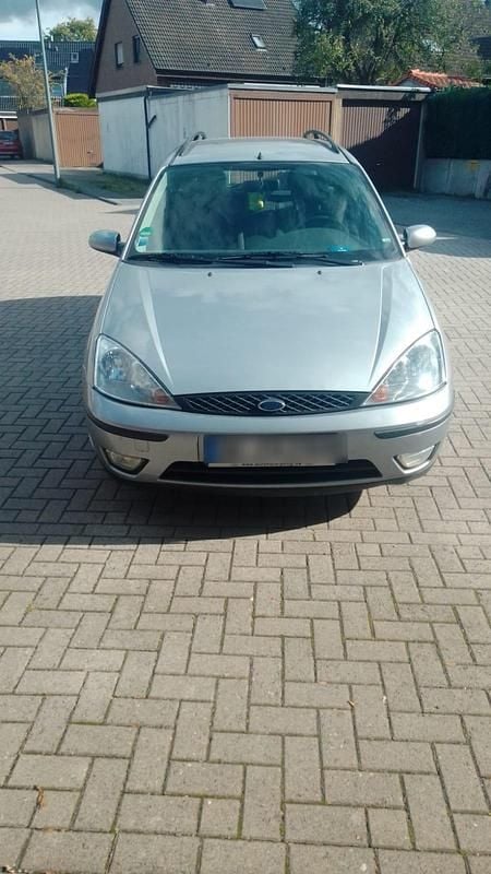 Silber Gebraucht 2004 Ford Focus Kombi | 450 € (Superpreis) - Bild 1/4