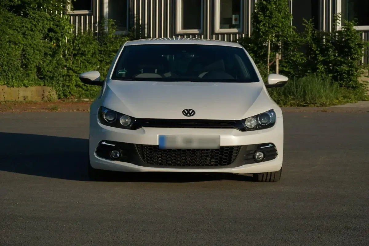 Gebraucht VW Scirocco Life 140 PS (102 kW) 2014 Weiß Coupé