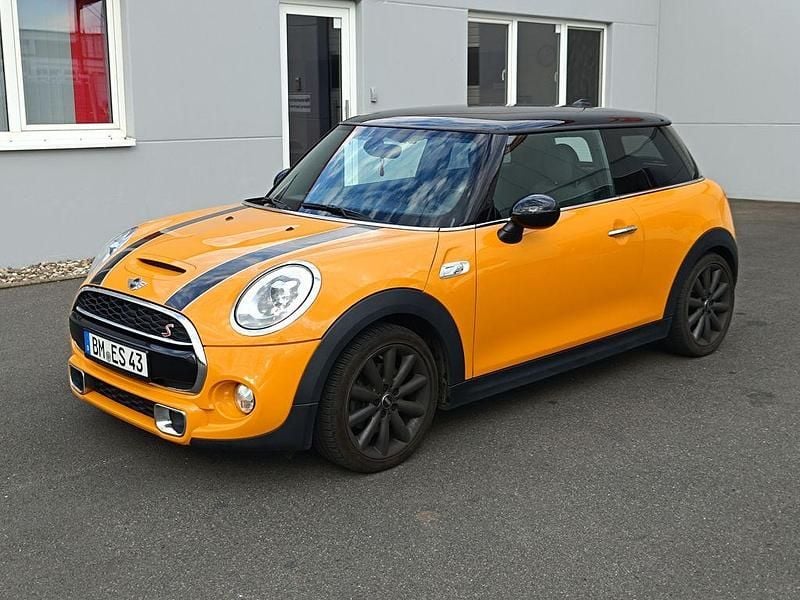Gelb Gebraucht 2017 Mini Cooper SD Kleinwagen | 12.490 € (Superpreis) - Bild 1/4