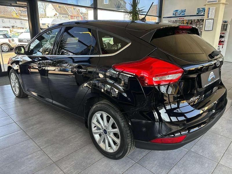 Gebraucht Ford Focus 125 PS (91 kW) 2018 Schwarz Limousine