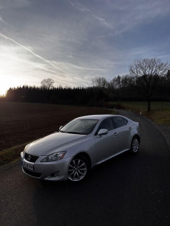 Silber Gebraucht 2008 Lexus IS220 Luxury Line Limousine | 6.999 € - Bild 1/4