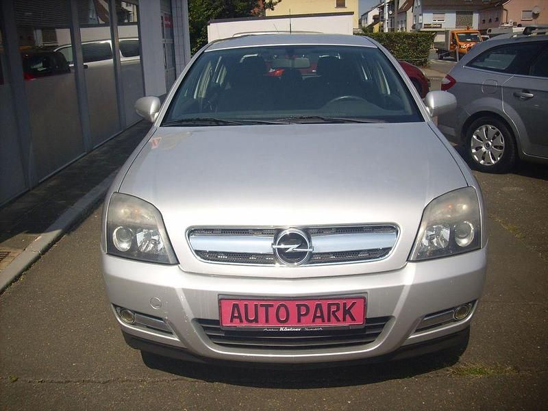 Gebraucht Opel Signum Edition 150 PS (110 kW) 2005 Silber Kleinwagen