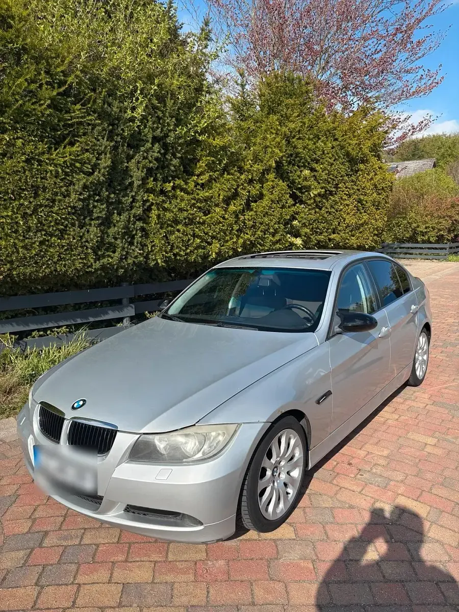 Second-hand BMW 320 170 CP (125 kW) 2005 Argintiu Berlinǎ