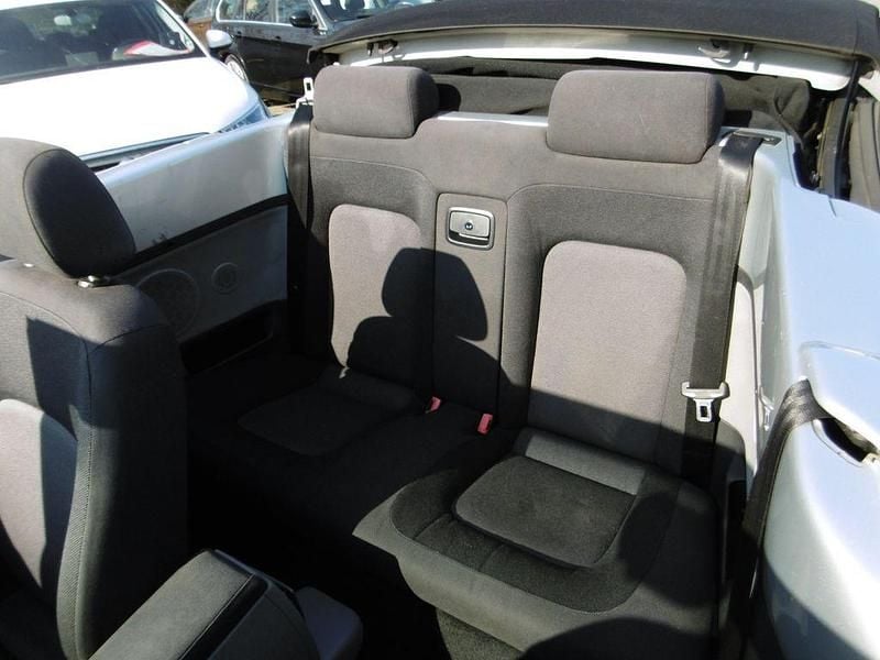 Gebraucht VW New Beetle 75 PS (55 kW) 2003 Silber Kleinwagen