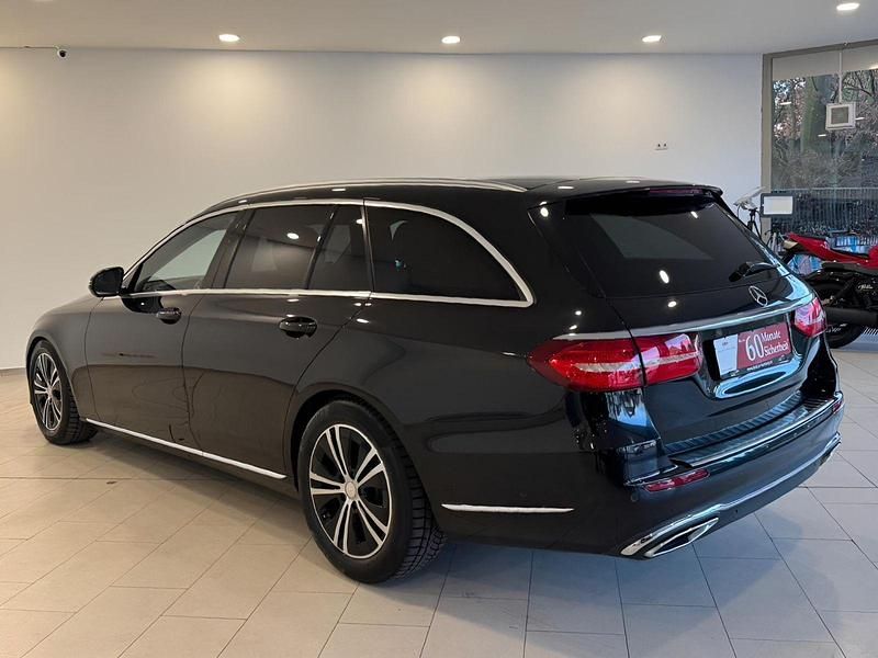 Gebraucht Mercedes E220 Exclusive 194 PS (142 kW) 2016 Schwarz Kombi