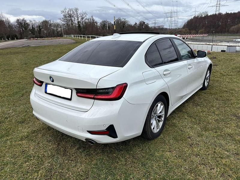 Gebraucht BMW 318 150 PS (110 kW) 2019 Limousine