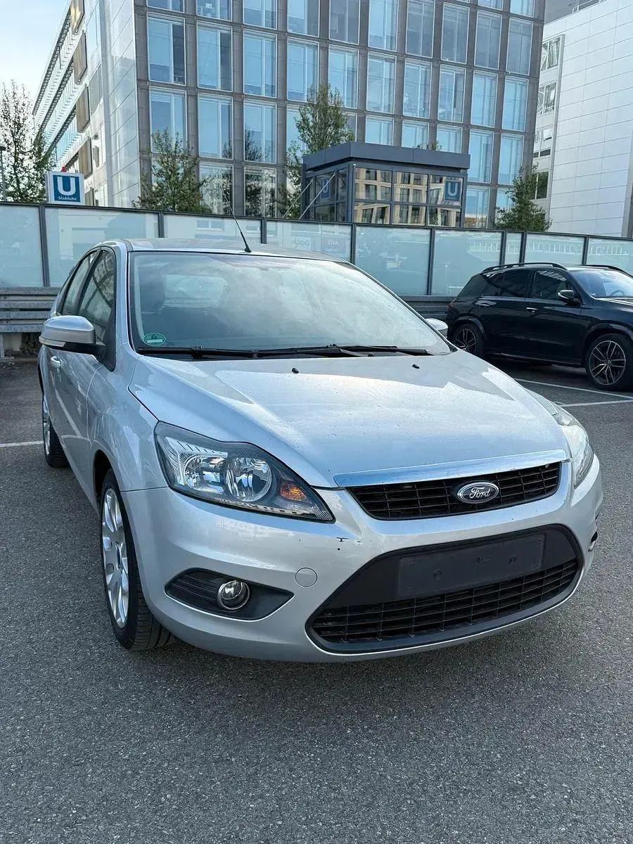 Używany Ford Focus 101 KM (74 kW) 2009 Szary Sedan/Limuzyna