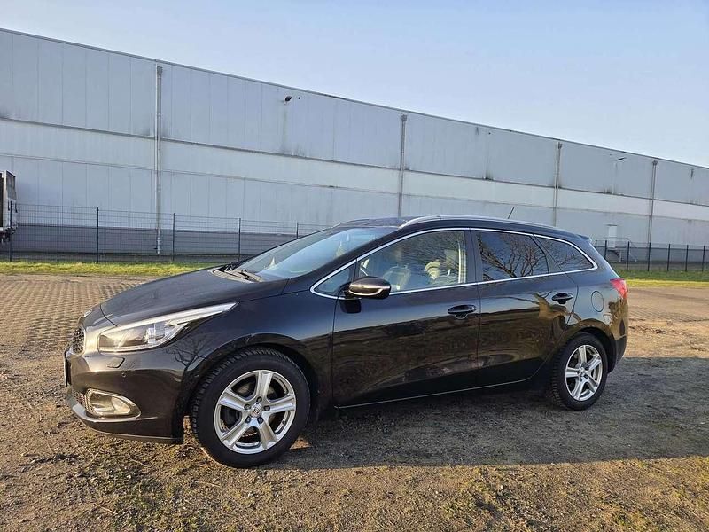 Gebraucht Kia Ceed Sportswagon Vision 135 PS (99 kW) 2013 Kombi