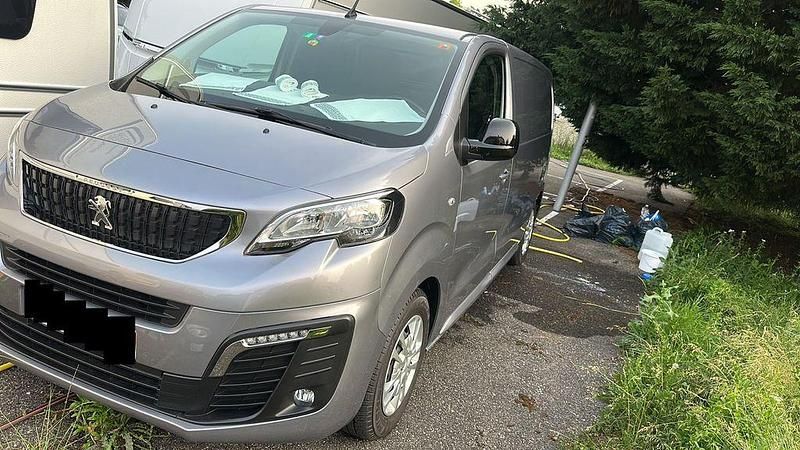 Gebraucht Peugeot Expert Premium 144 PS (105 kW) 2022 Grau Van