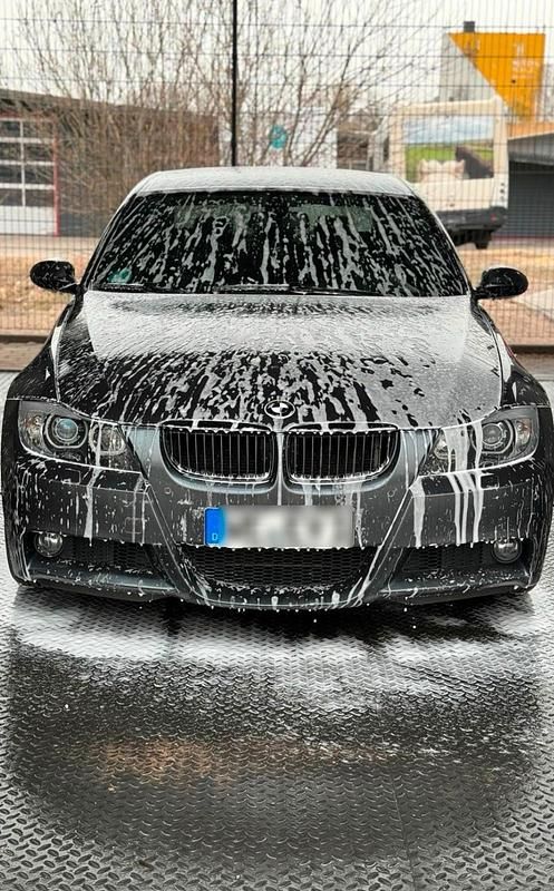 Grau Gebraucht 2007 BMW 318 Limousine | 3.999 € (Fairer Preis) - Bild 1/4