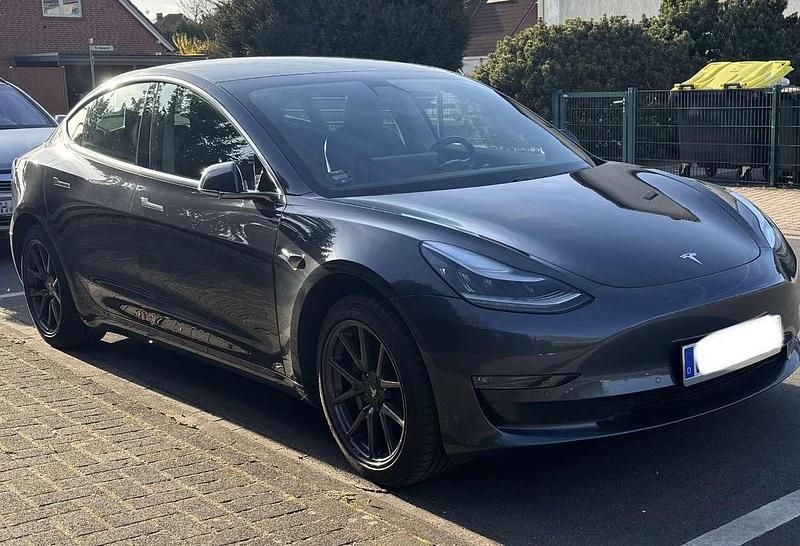 Occasion Tesla Model 3 Standard Range Plus 225 kW (306 ch) 2019 Berline